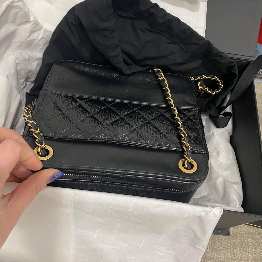*100% authentic* Chanel bag - Picture 5 of 7